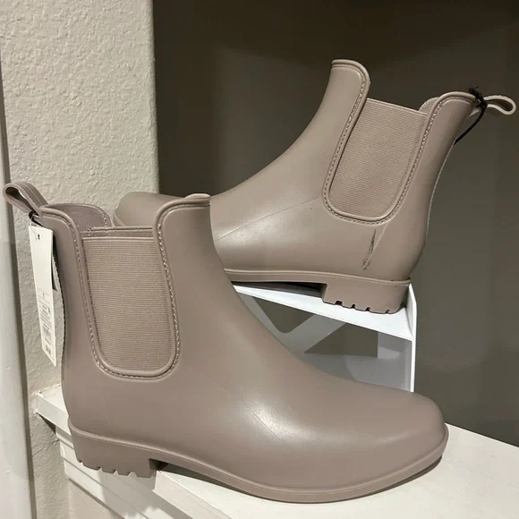 A New Day Chelsea Rain Boots Women's US 7 Taupe Waterproof Round Toe Slip On - Picture 1 of 10